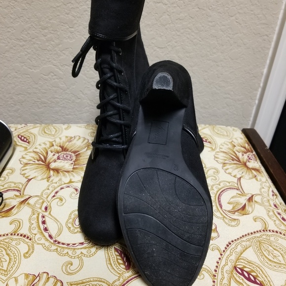 Black suede ankle boots - Picture 4 of 4